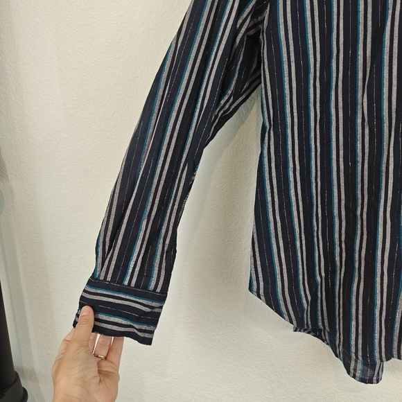XIRENA Long Sleeve Button Up Poplin Beau Shirt In Night Spark Size Medium - Picture 10 of 16